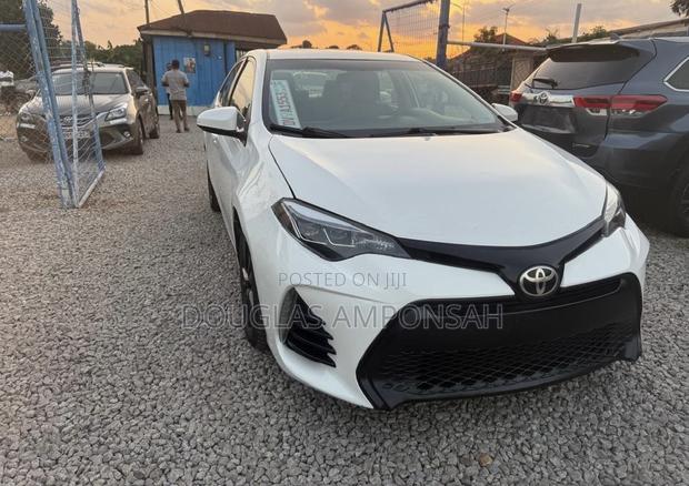 Toyota Corolla 2017 White