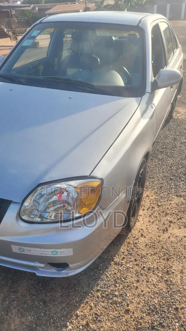 Hyundai Accent 2002 Gray