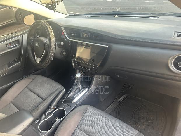 Toyota Corolla LE Eco (1.8L 4cyl 2A) 2019 Black