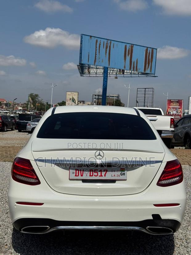 Mercedes-Benz E300 2016 White