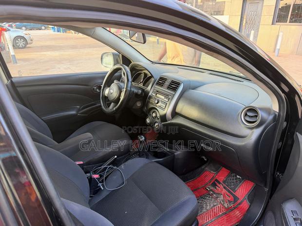 Nissan Versa 1.6 SV 2013 Black