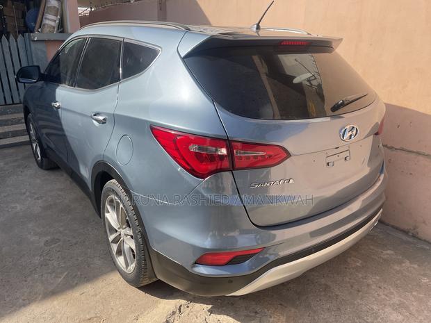 Hyundai Santa Fe Limited FWD 2017 Blue