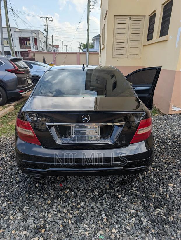 Mercedes-Benz C250 2013 Black