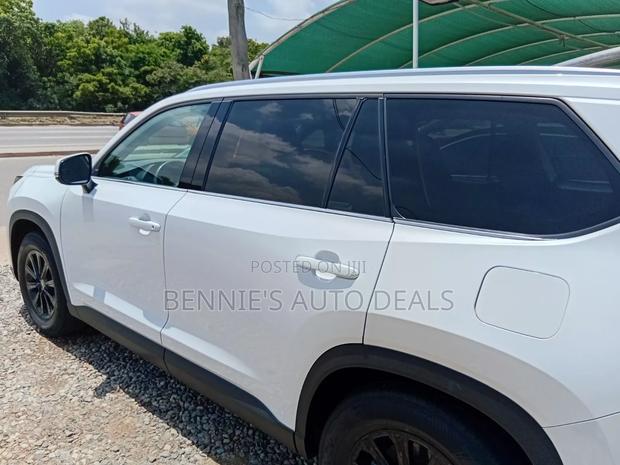 Toyota Highlander XLE FWD 2024 White