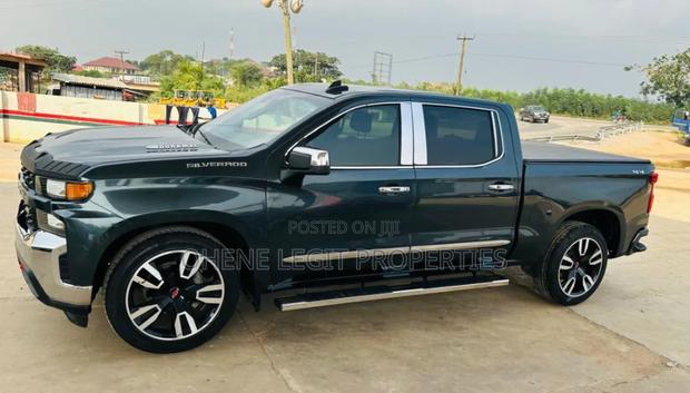 Chevrolet Silverado 1500 2021 Black