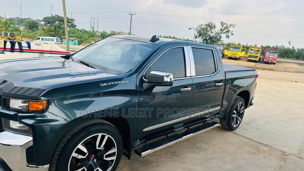 Chevrolet Silverado 1500 2021 Black