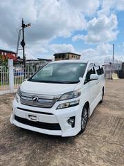 Toyota Voxy 2013 White for sale