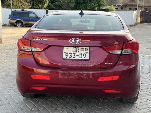 Hyundai Elantra Limited Sedan FWD (1.8L 4cyl 6A) 2013 Brown