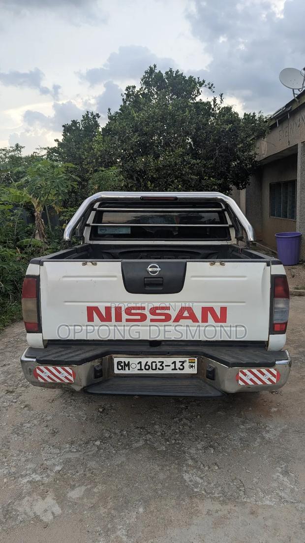 Nissan Hardbody 2013 White