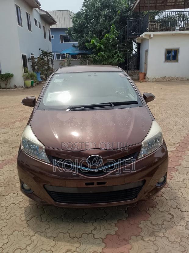Toyota Vitz 1.3 FWD 5dr 2014 Brown