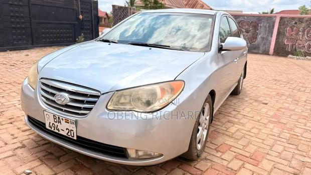 Hyundai Elantra 2010 Silver