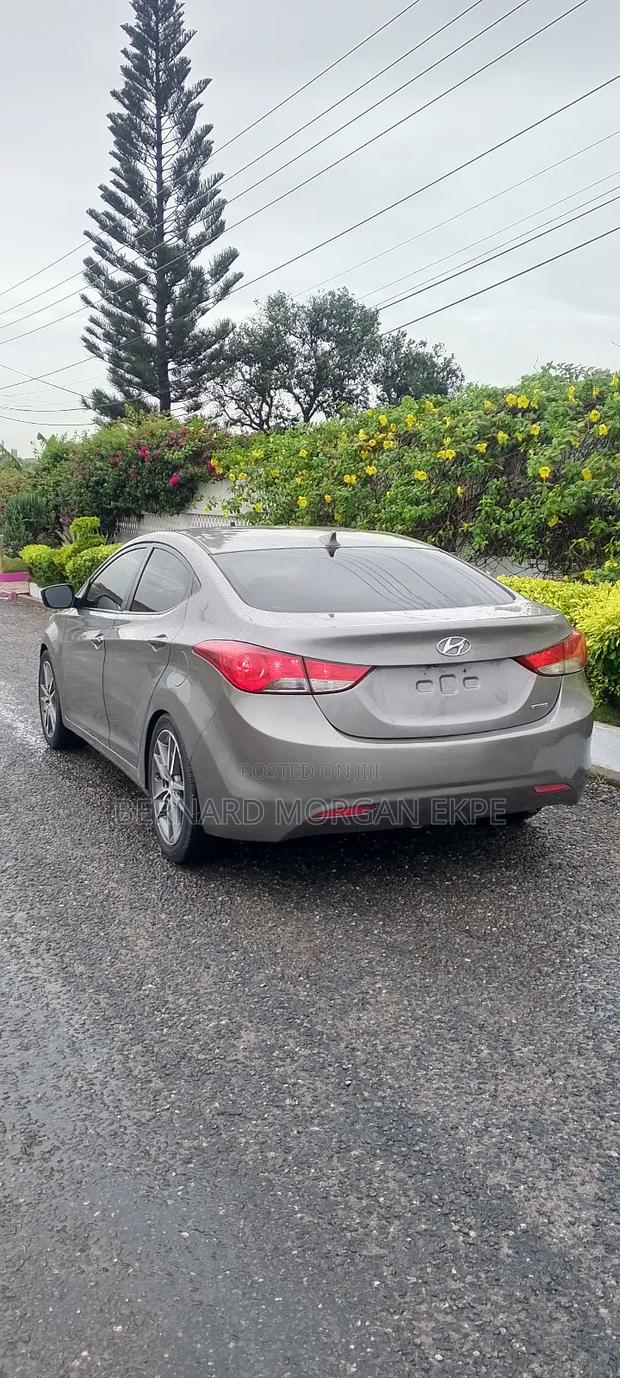 Hyundai Elantra GLS Sedan FWD (1.8L 4cyl 6A) 2013 Gray