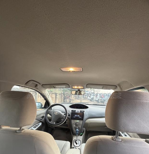 Toyota Belta 2010 Blue