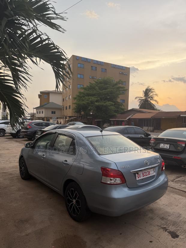 Toyota Belta 2010 Blue