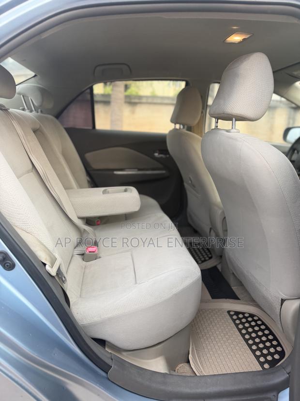 Toyota Belta 2010 Blue