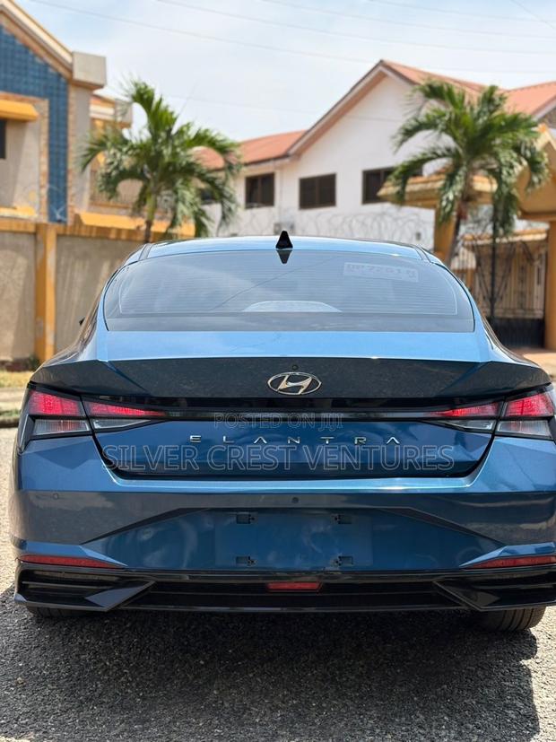 Hyundai Elantra 2021 Blue