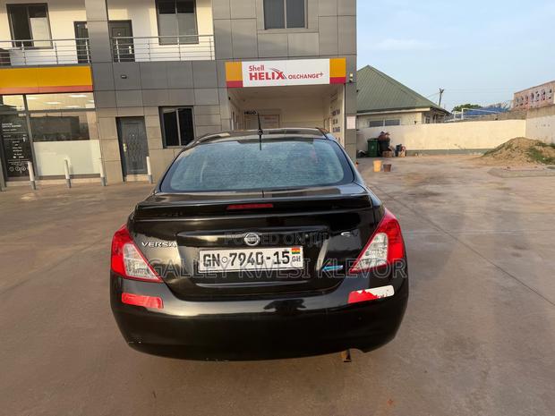 Nissan Versa 1.6 SV 2013 Black