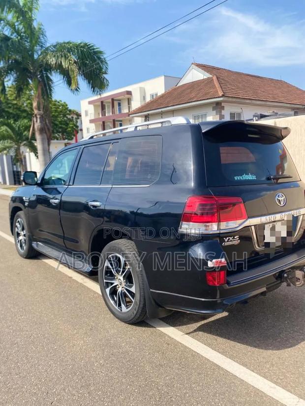 Toyota Land Cruiser 5.7 V8 VX-S 2021 Black