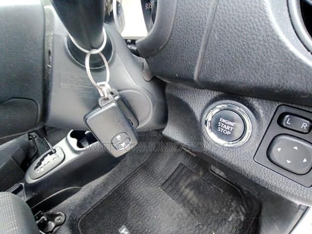 Toyota Vitz 1.3 FWD 5dr 2018 Silver