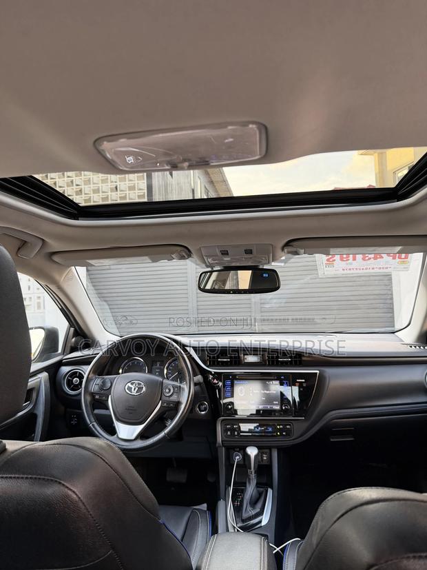 Toyota Corolla XSE 4dr Sedan (1.8L 4cyl CVT) 2017 Gray