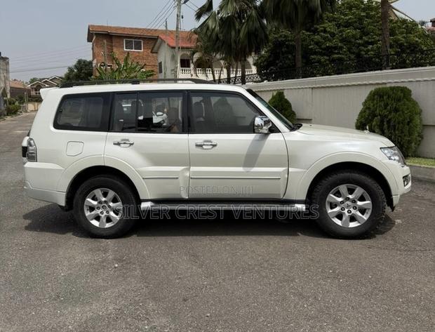 Mitsubishi Pajero V80 3.8 V6 GLS 2020 White