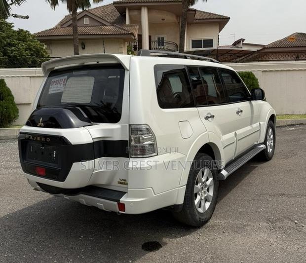 Mitsubishi Pajero V80 3.8 V6 GLS 2020 White