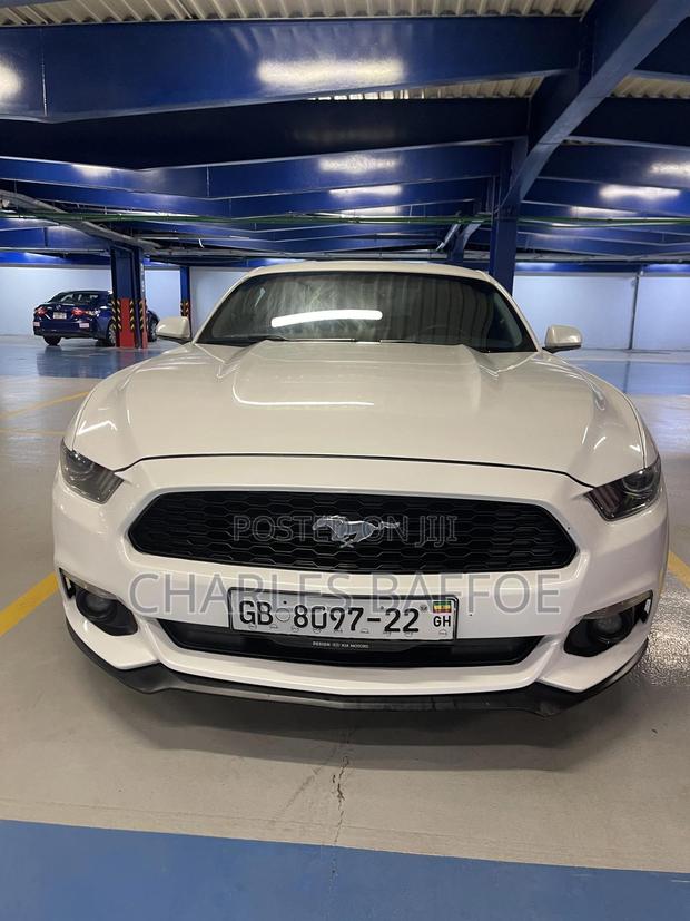 Ford Mustang V6 Fastback 2016 White