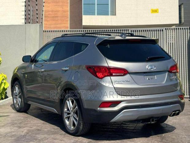 Hyundai Santa Fe 2016 Gray