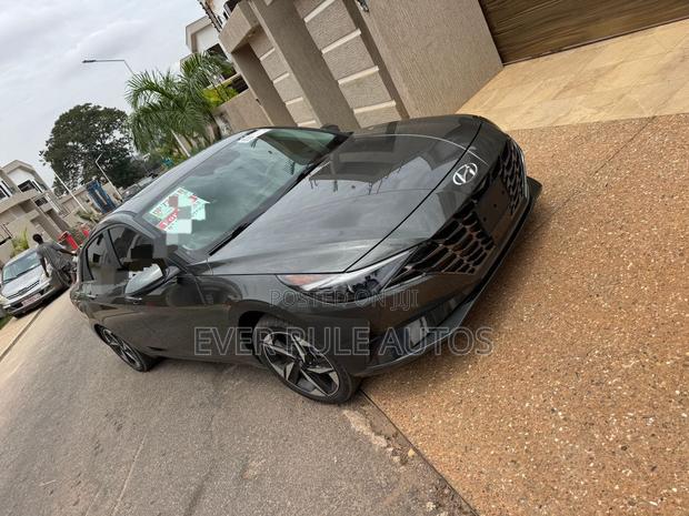 Hyundai Elantra Limited 2023 Gray