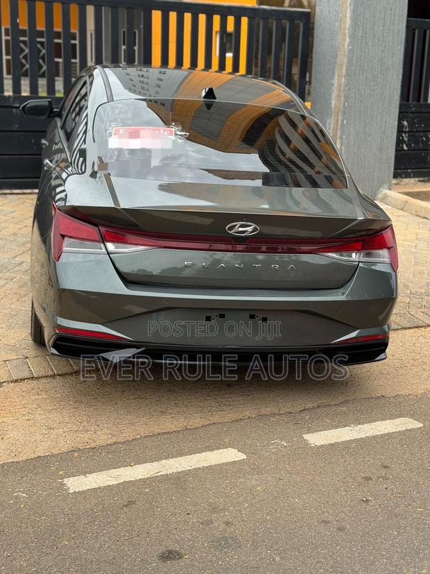 Hyundai Elantra Limited 2023 Gray