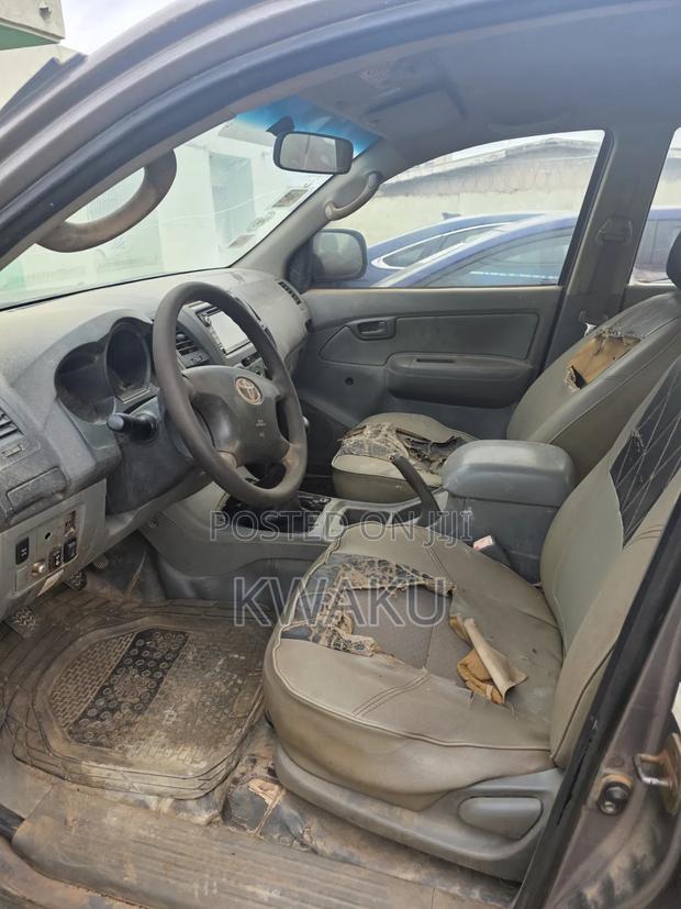 Toyota Hilux 2008 Gray
