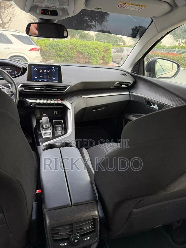 Peugeot 3008 2023 Gray