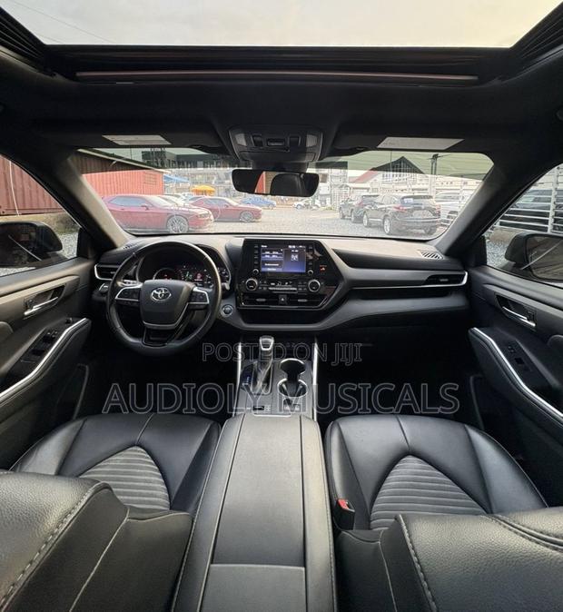 Toyota Highlander XSE 2022 Black