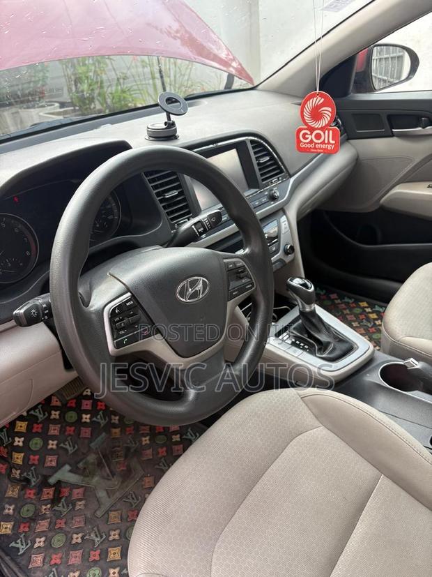 Hyundai Elantra ECO 2018 Red