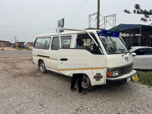 Nissan Caravan 2010 White