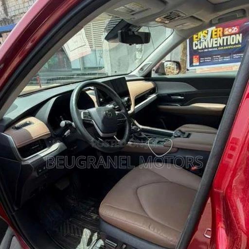 Toyota Grand Highlander Platinum 2025 Red