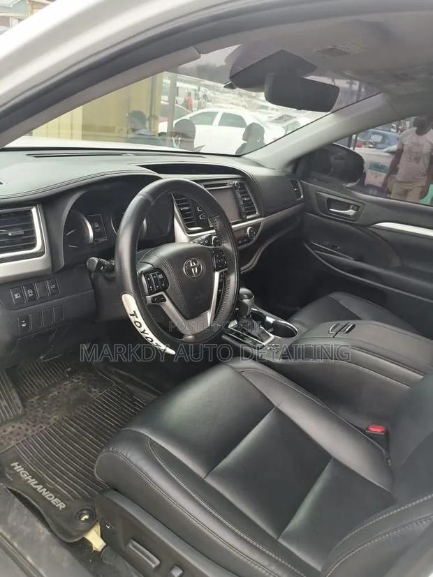 Toyota Highlander 2019 White