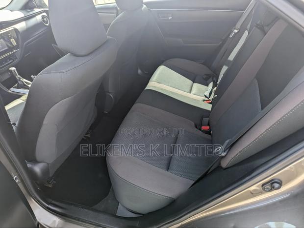 Toyota Corolla LE ECO 4dr Sedan (1.8L 4cyl CVT) 2017 Gold