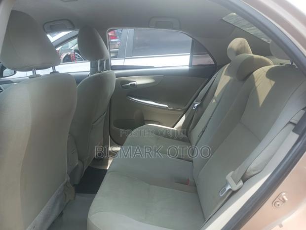 Toyota Corolla LE 4dr Sedan (1.8L 4cyl 4A) 2013 Brown