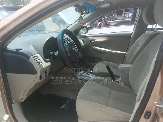 Toyota Corolla LE 4dr Sedan (1.8L 4cyl 4A) 2013 Brown