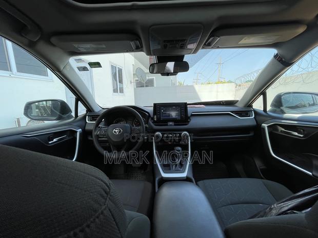 Toyota RAV4 XLE AWD 2023 Gray