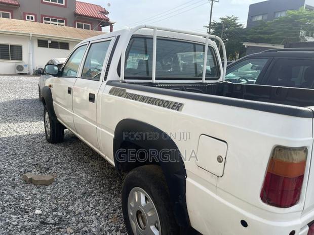 Tata Xenon 2010 White