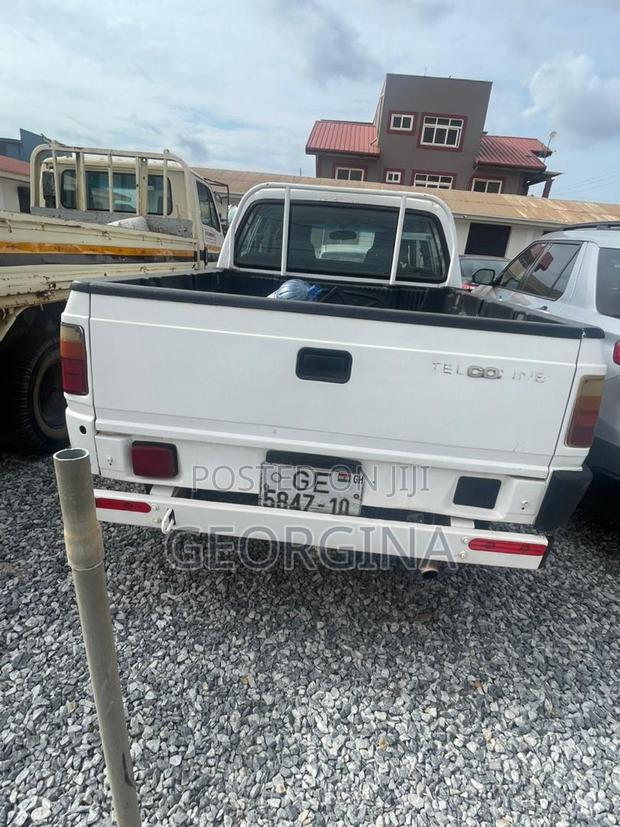 Tata Xenon 2010 White