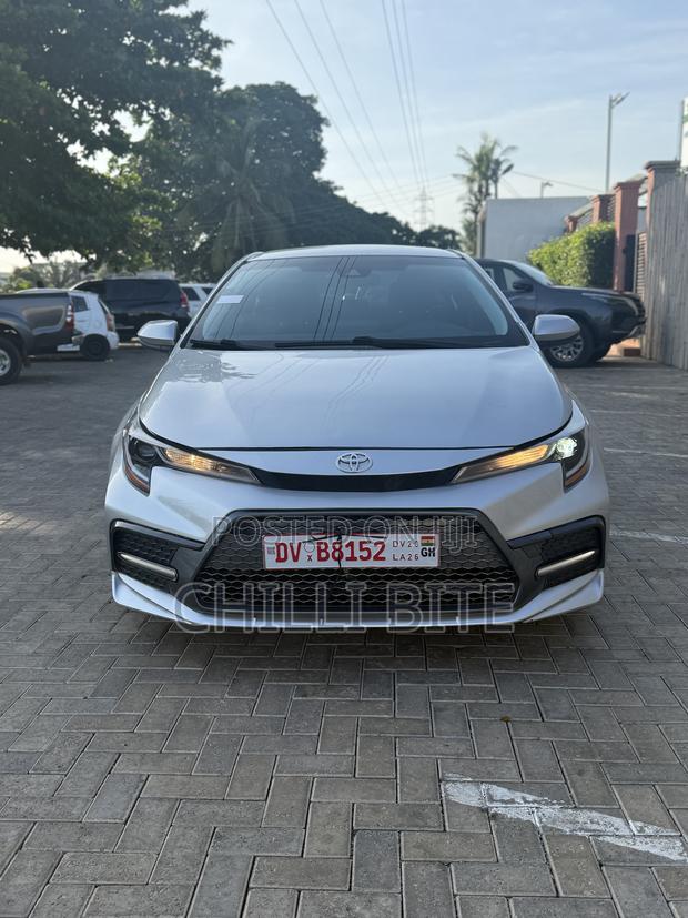 Toyota Corolla LE 2022 Silver