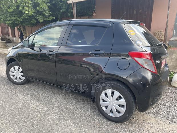 Toyota Vitz 1.3 FWD 5dr 2013 Black