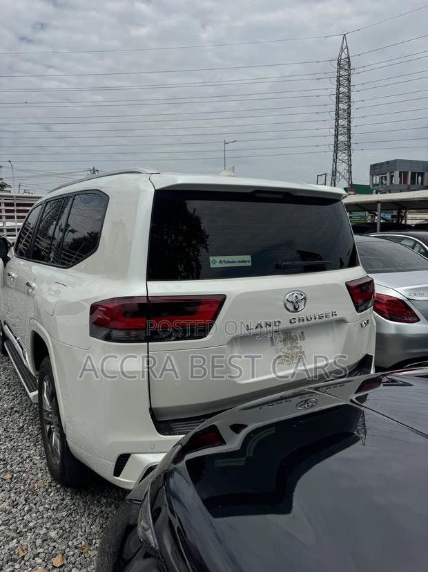 Toyota Land Cruiser 2024 White