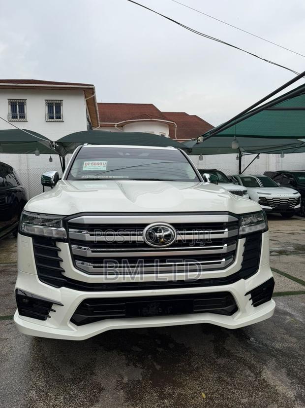 Toyota Land Cruiser 2024 White