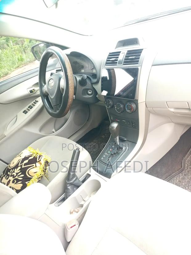 Toyota Corolla LE 4dr Sedan (1.8L 4cyl 4A) 2013 Red