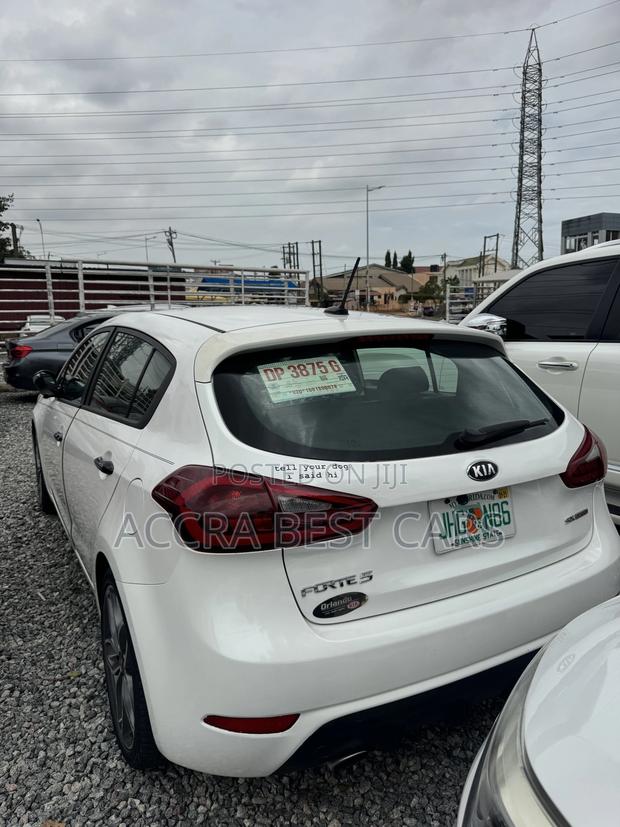 Kia Forte SX Hatchback 2015 White