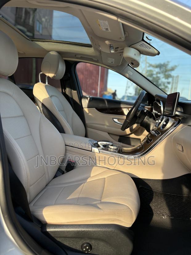 Mercedes-Benz C300 2017 Silver